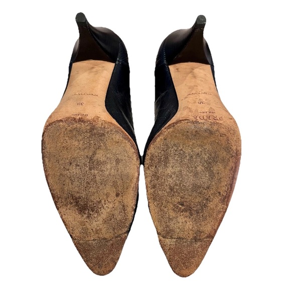 PRADA VINTAGE Genuine Lizard Size 38 Navy Blue Pumps - Picture 11 of 11